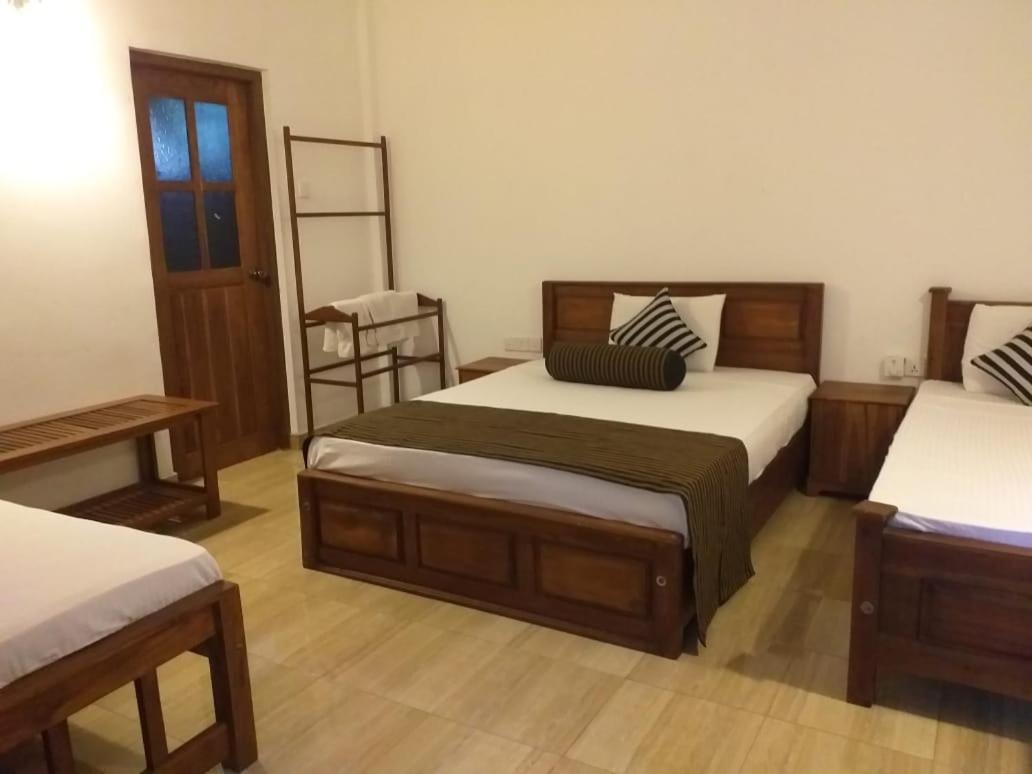 Isanka Lion Lodge Sigiriya Eksteriør bilde