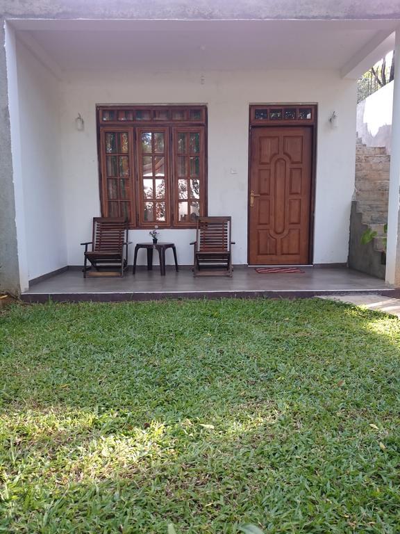 Isanka Lion Lodge Sigiriya Eksteriør bilde